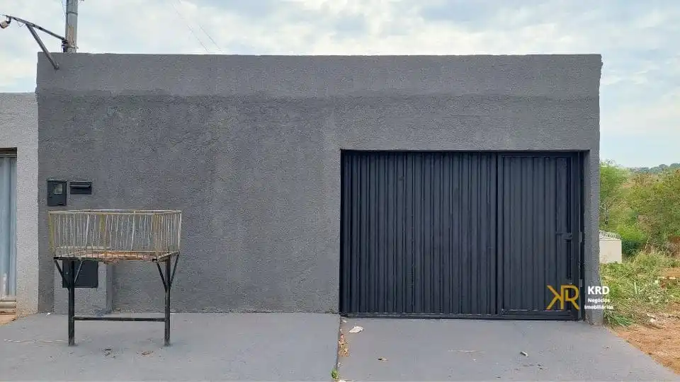 Casa à Venda no Jardim Miramar em Aparecida de Goiânia com 2 Quartos, 1 Suíte – R$ 220.000,00